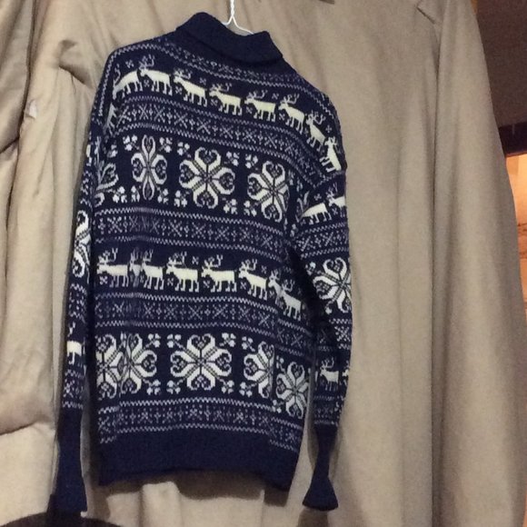 COPY - Vintage Snowflake  & Deer Pattern Sweater - Picture 2 of 8